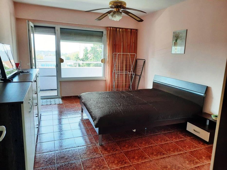 Дава се под наем Двустаен апартамент в Бургас, Славейков - 60 кв.м за 459 € - Снимка #1