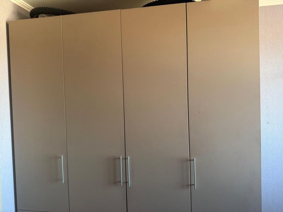 Шкаф, 4 сверчатый