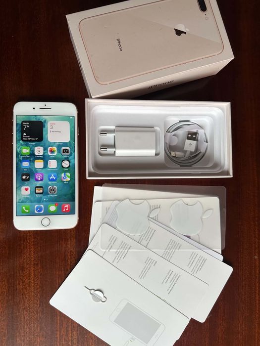 Vând iPhone 8 Plus, 64GB, în stare bună