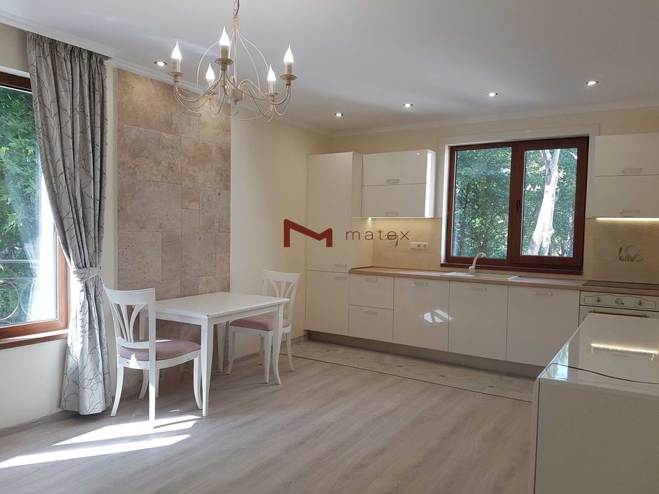 Продава се Двустаен апартамент в Варна, Червен площад - 60 кв.м за 4667 €/кв.м - Снимка #1