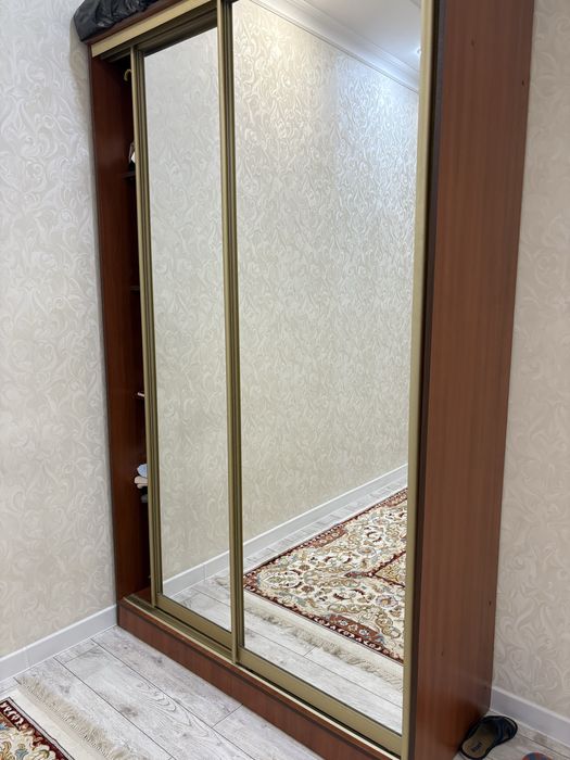 Шифоньер в отличном состояний