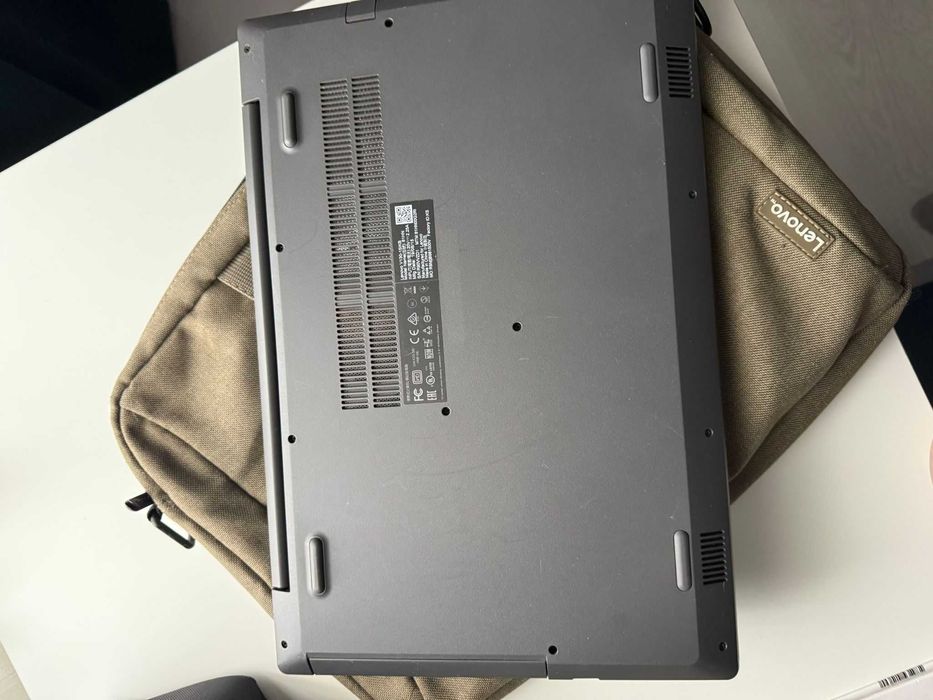 Laptop Lenovo V130-15IKB | Stare bună | Ideal birou / școală