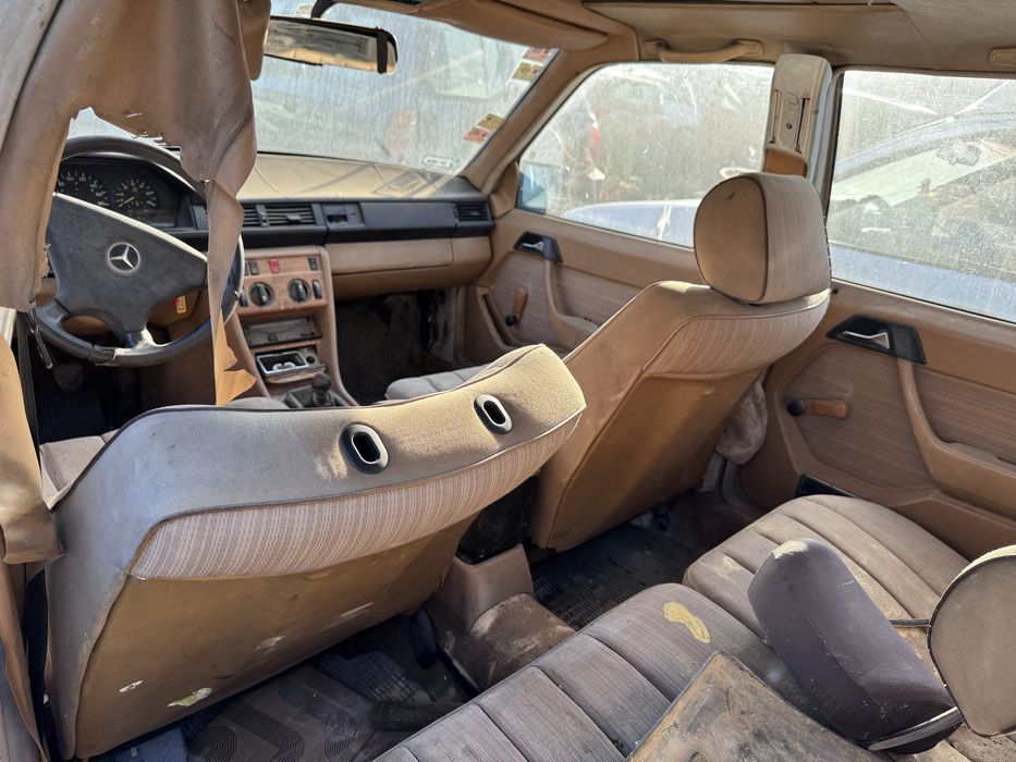 Mercedes w124 250d 1988г На Части