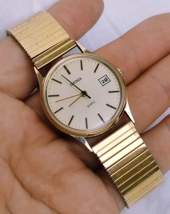 Ceas de damă Sekonda cu quartz, carcasă și curea din oțel inoxidabil.