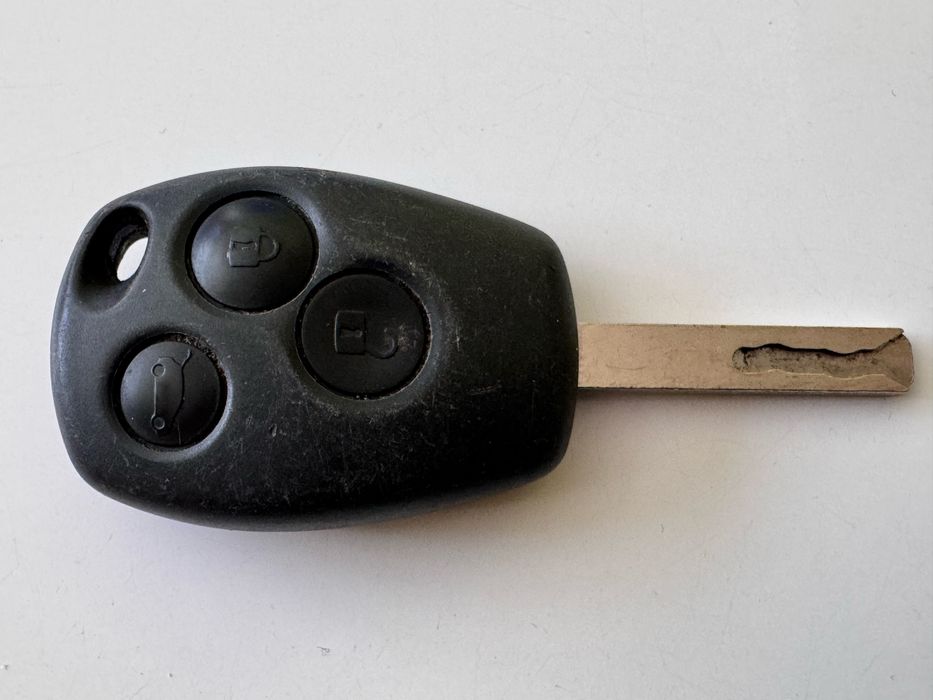 Ключ за Renault  Dacia Logan Sandero Duster оригинален с 3бутона
