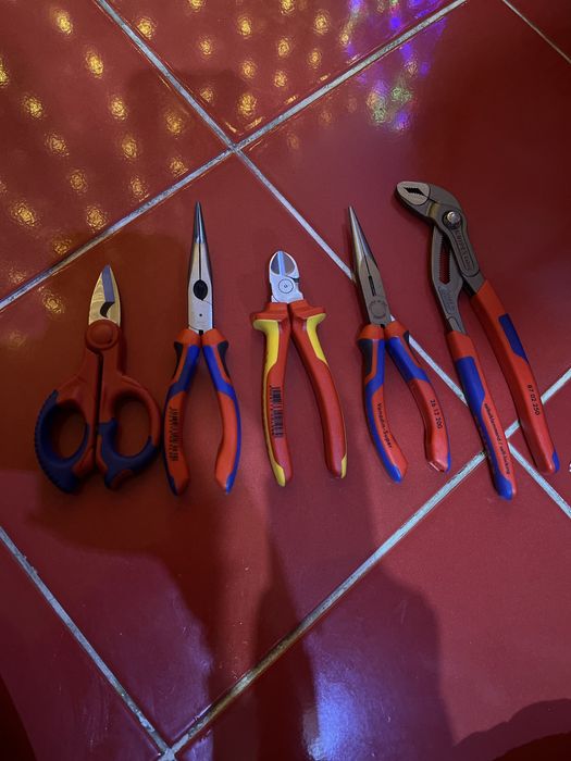 Vand Set Clesti si Scule Profesionale KNIPEX