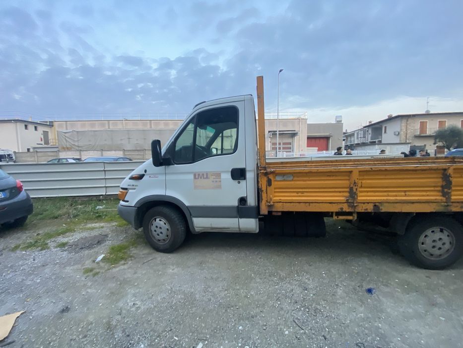 Vand ford tramzit cu o axa perfect functiolan fara nici o dauna