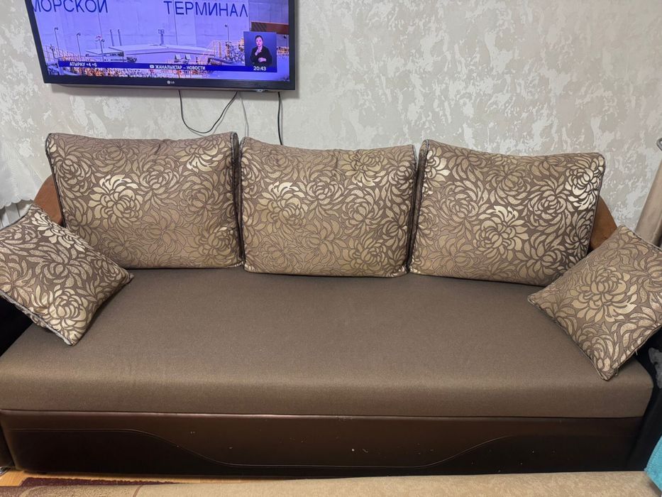 Продам диван с креслом