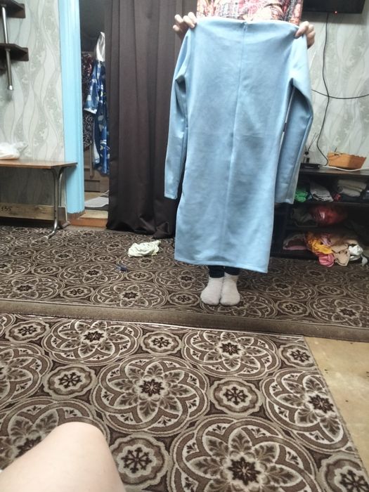 Отдам 2 платья рр42