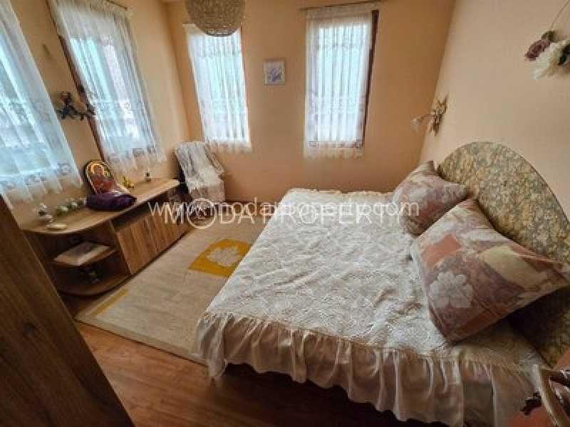 Шок-отстъпка, топ локация — къща с морска панорама във Варна