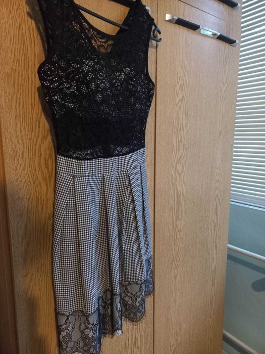 Рокля с дантела - черно и бяло