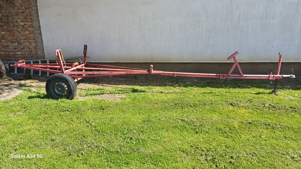 Продавам лодка Тутраканка