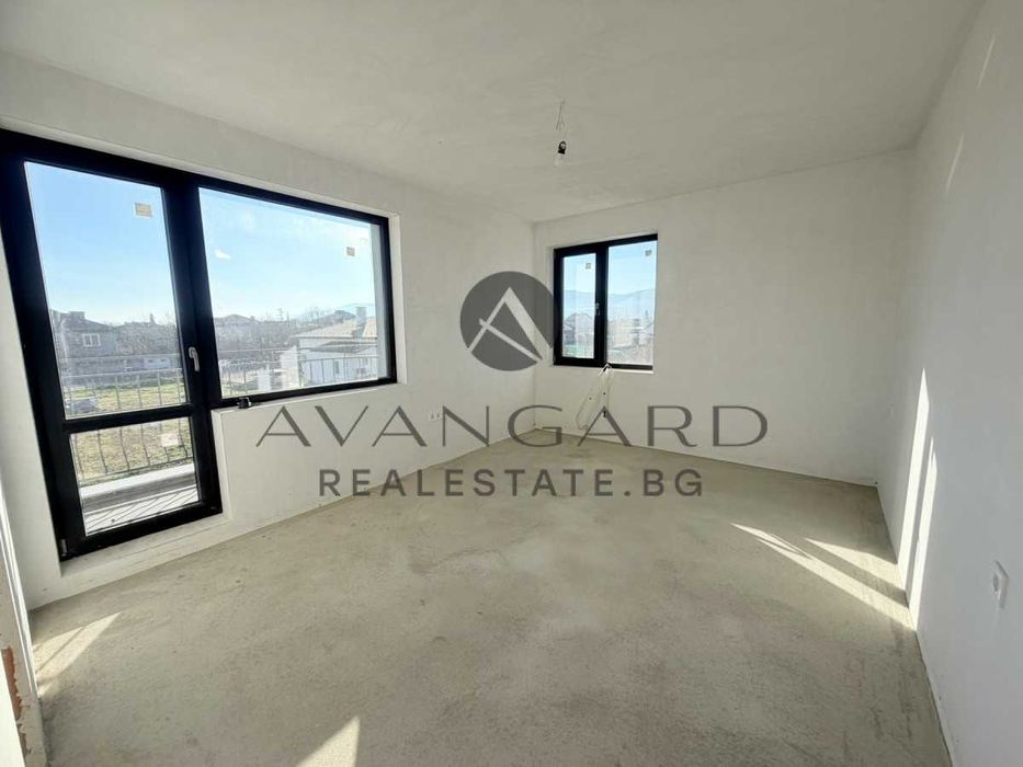 Продава се Къща в с. Златитрап, Област Пловдив - 263 кв.м за 703 €/кв.м - Снимка #13