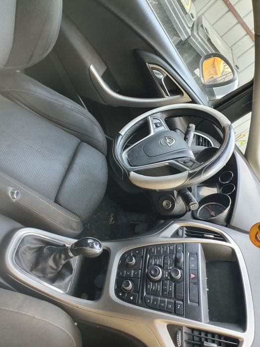 Opel Astra  2010, Reparat/ Dezmembrat. motor17 diesel