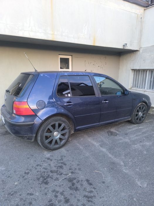 Продавам на части golf 4 всичко е налично