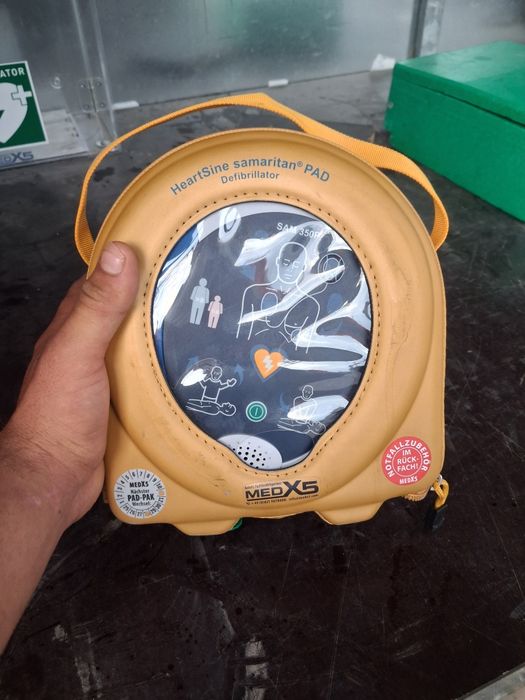 Defibrillator heart samaritan