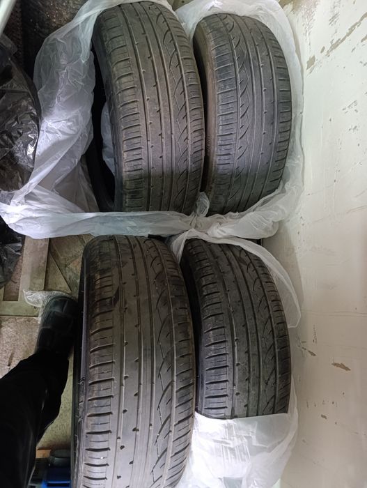 Продам резину на Камри