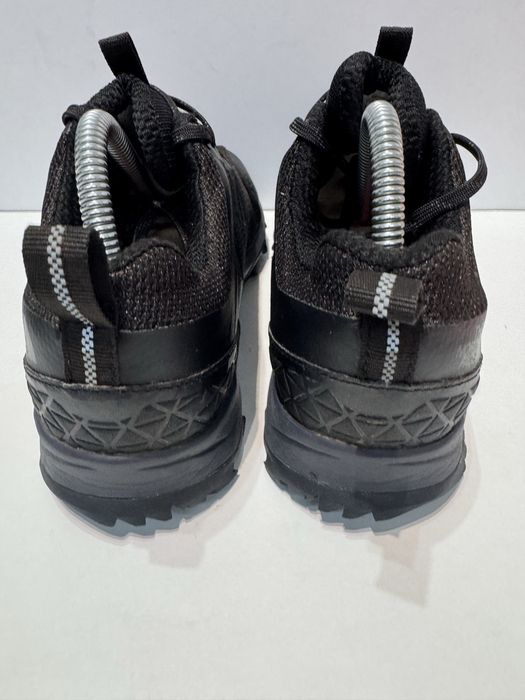 Маратонки THE NORTH FACE Waterprof . Номер 39