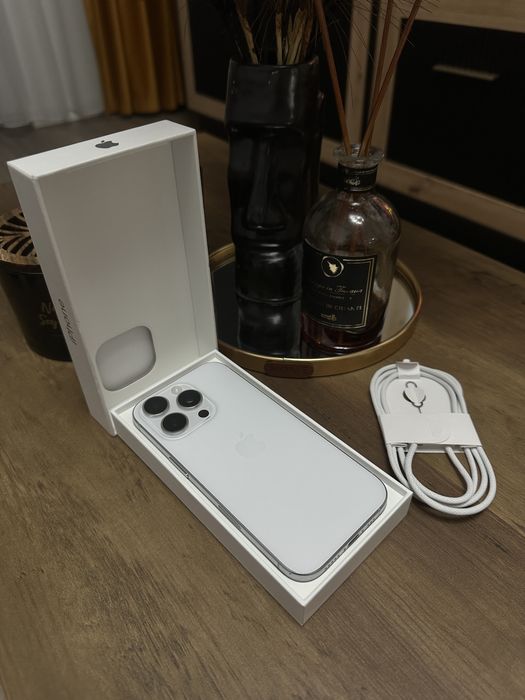 iPhone 16 Pro White Titanium 128GB 98% Sanatate baterie garantie Mai