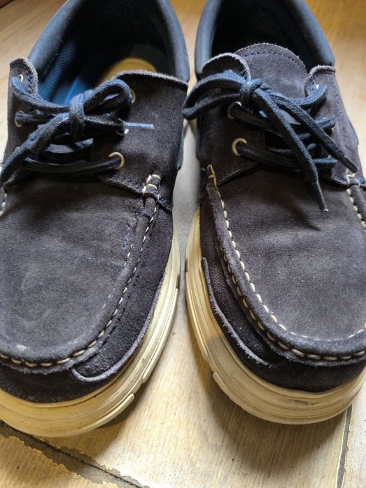 Мъжки обувки три чифта.