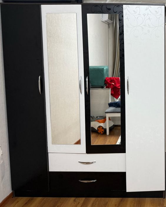 Шкафы, за символическую сумму