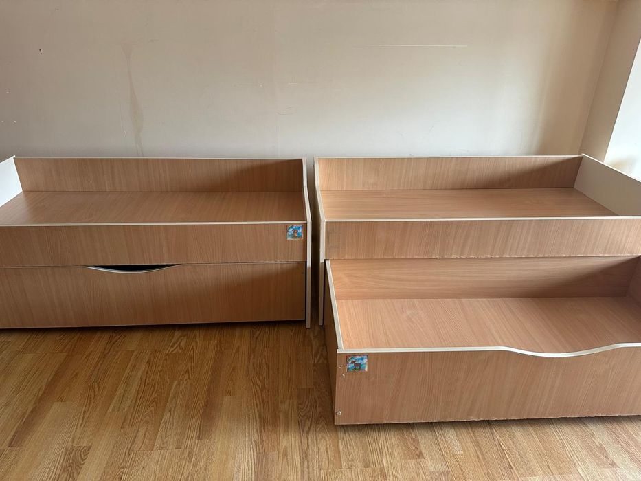 Кровати двухъярусные, выкатные