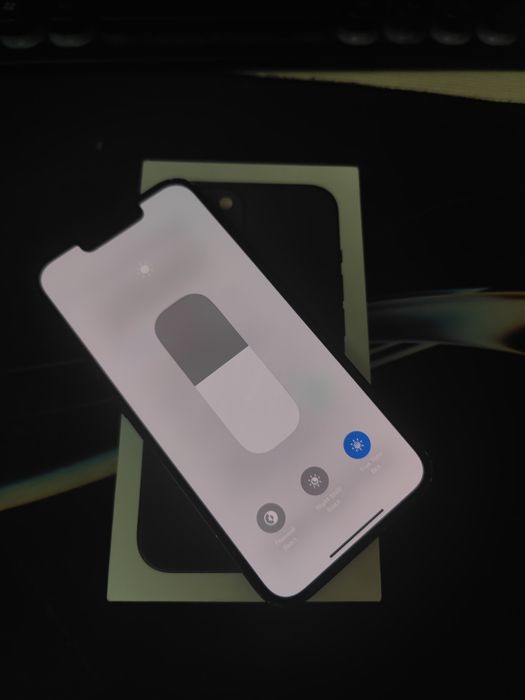 продам айфон 13 128gb