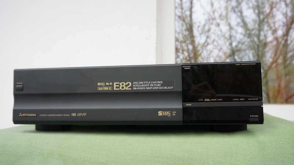 Video recorder S-VHS Mitsubishi HS-E82 DEFECT