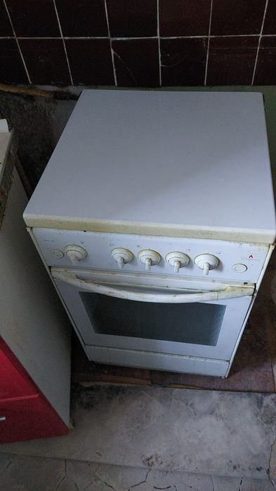 Продам газ плиту. Работает. 7000тг. Торг