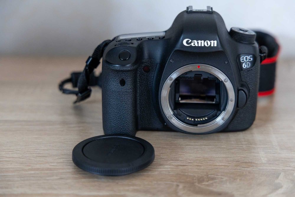 Продавам фотоапарат Canon EOS 6D