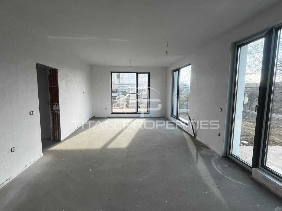 Продава се Къща в Пловдив, Беломорски - 240 кв.м за 1209 €/кв.м - Снимка #1