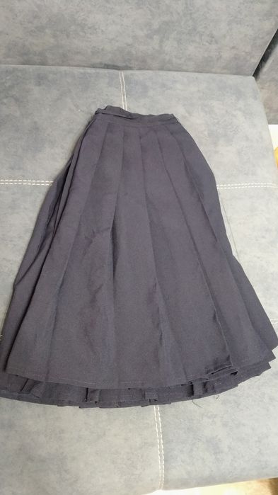 Отдам даром юбки,  блузки