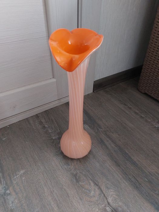 Ваза с декоративной композицией