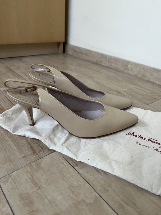 Salvatore Ferragamo, pantofi marimea 39