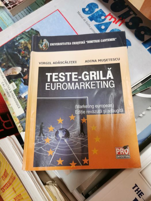 Cărți diverse și manuale școlare