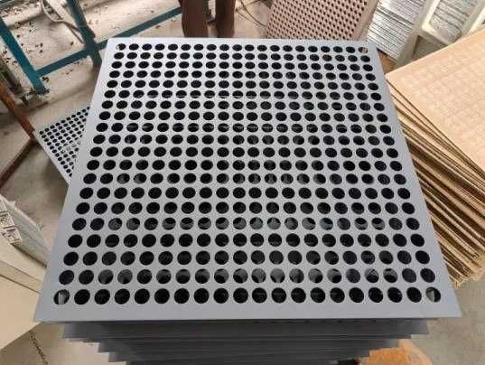 Перфорированная металлическая плита для фальшпола