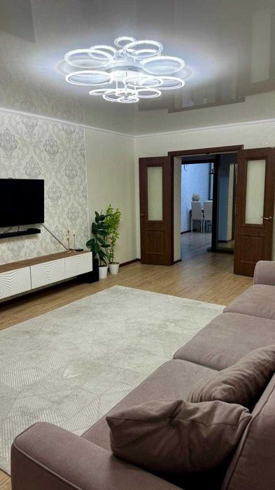 Продам 3 комнатную квартиру 96 кв. м