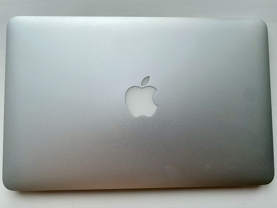 MacBook Air (11-inch, Early 2015)