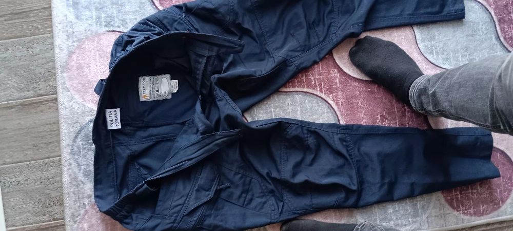 Vând exhipament politie