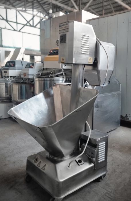 Un elak, meshkal okrugditel,testodlitel