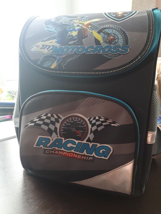 Детский рюкзак школьный