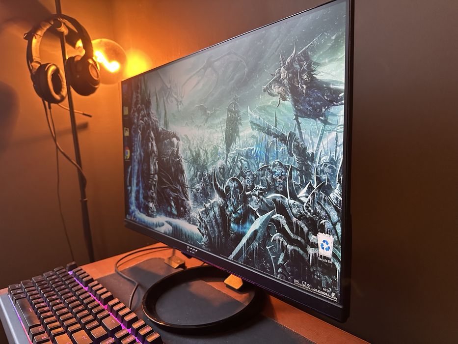 Acer 24” 75hz монитор перфектно състояние