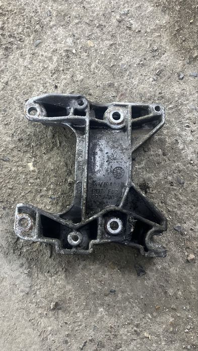 Крепление компрессора кондиционера