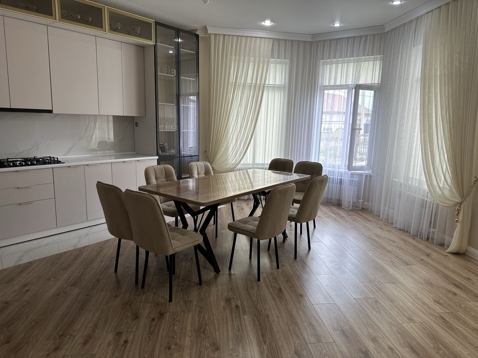 Жилой дом с земельным учатком