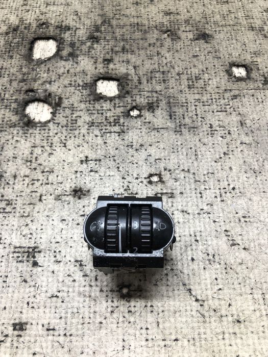 buton intensitate luminii  volkswagen golf 5 2006