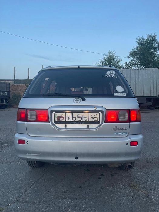 Продам автомобиль Toyota ipsum