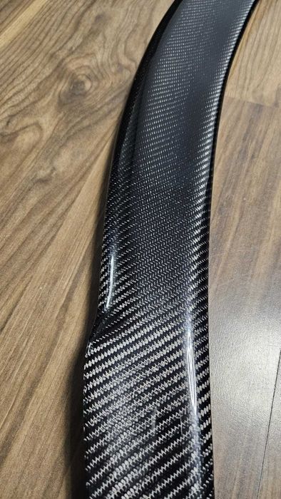 Eleron Carbon hibrid compatibil cu multe modele de autoturisme