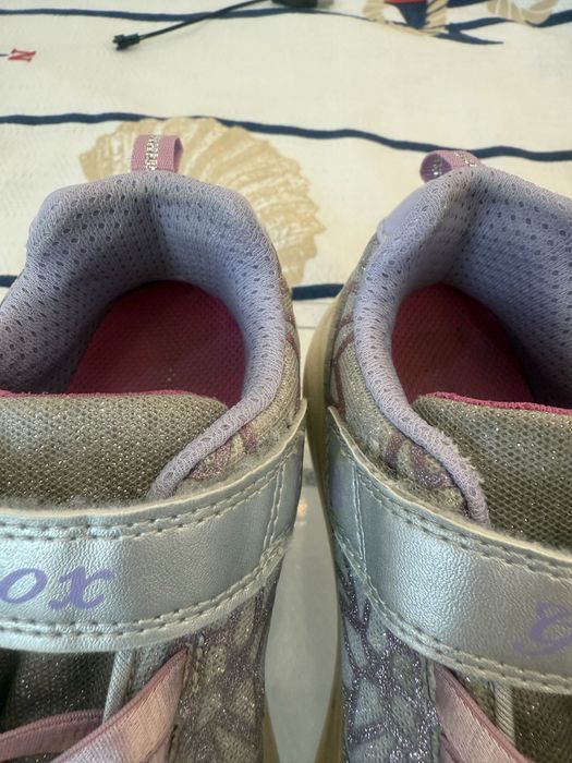 Кроссовки для девочки