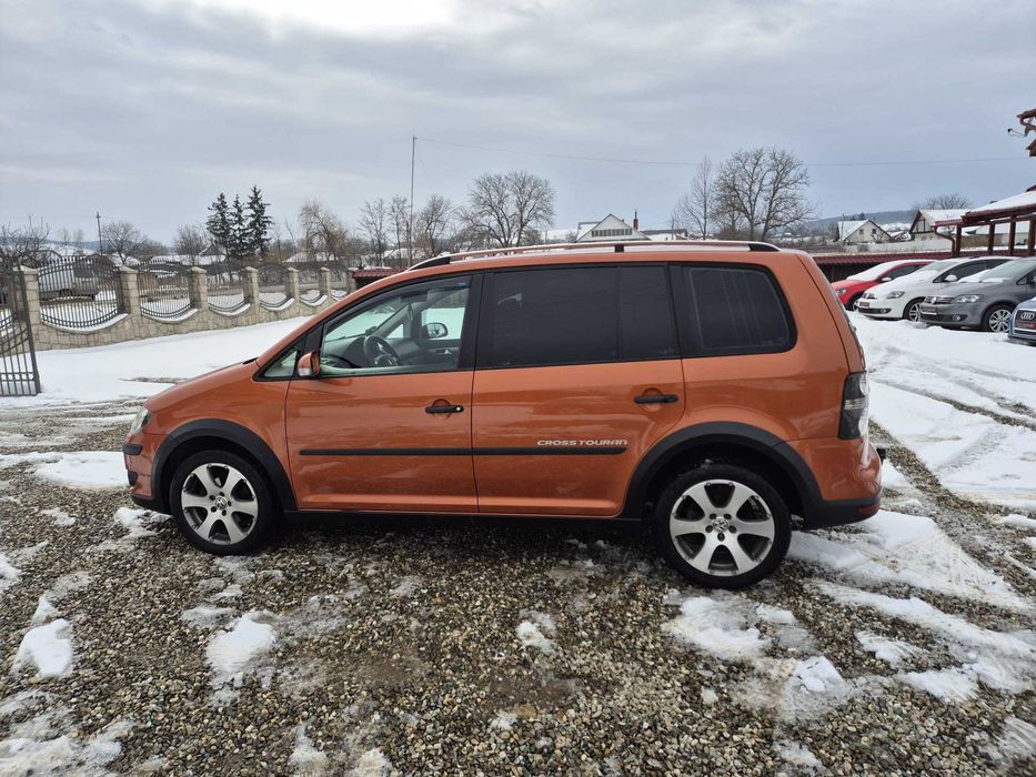 Touran Cross 1.9 Diesel,105 cai