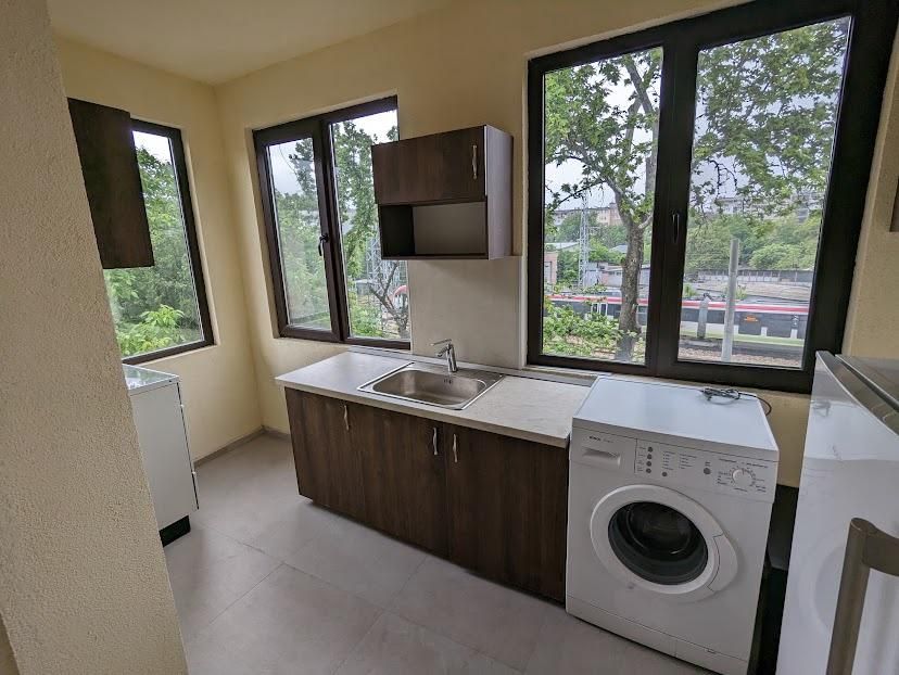 Дава се под наем Тристаен апартамент в Пловдив, Сточна гара - 80 кв.м за 408 € - Снимка #3